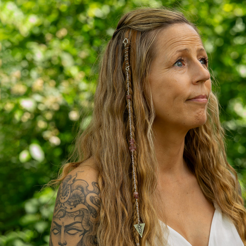 Strawberry Quartz Hair Twist in Stainless Steel