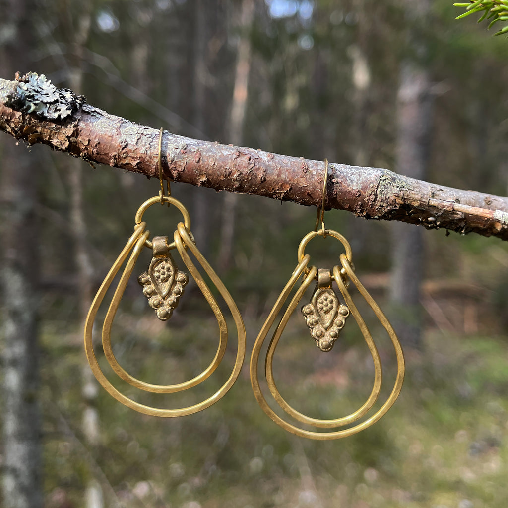 Drop Earrings in Brass