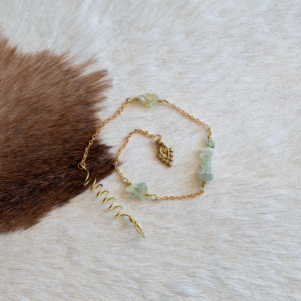 Prehnite Hair Twist with Chains and Charm in Brass